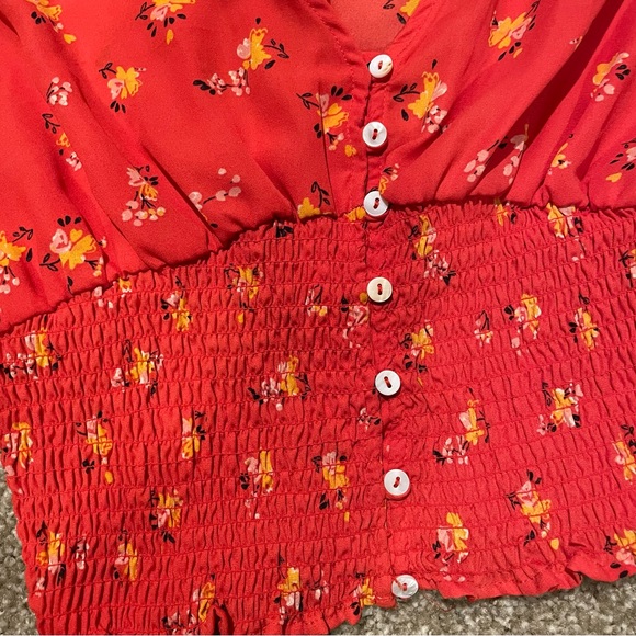 Floral Fashion nova crop blouse - Picture 3 of 4